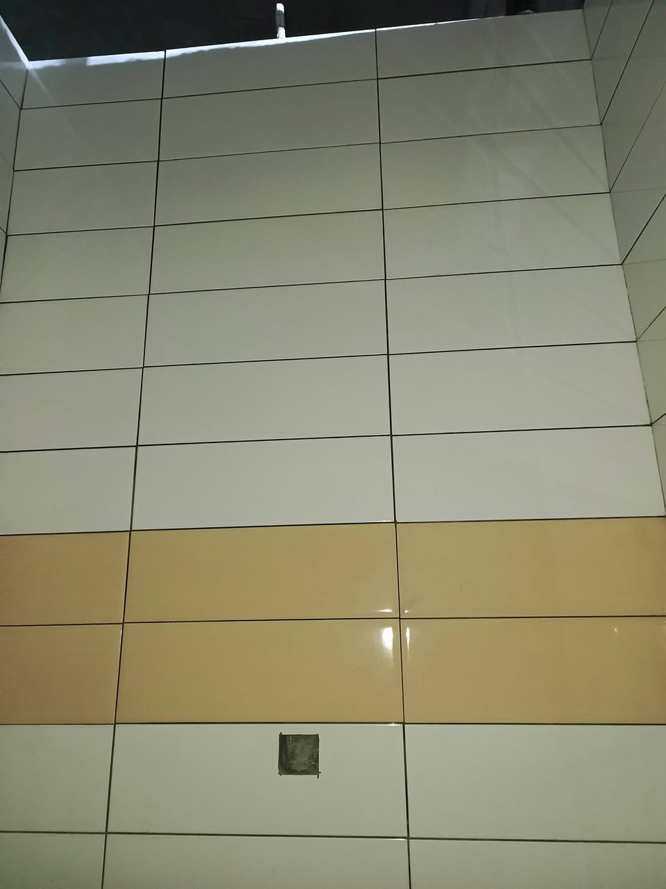 خلفه جداري المتر ب 8
والارضي المتر 6 
شغل درجه اوله 
واتساب اتصال ***********
