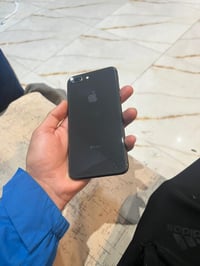 آيفون ٨ بلس • ٦٤ • كسر من جوه