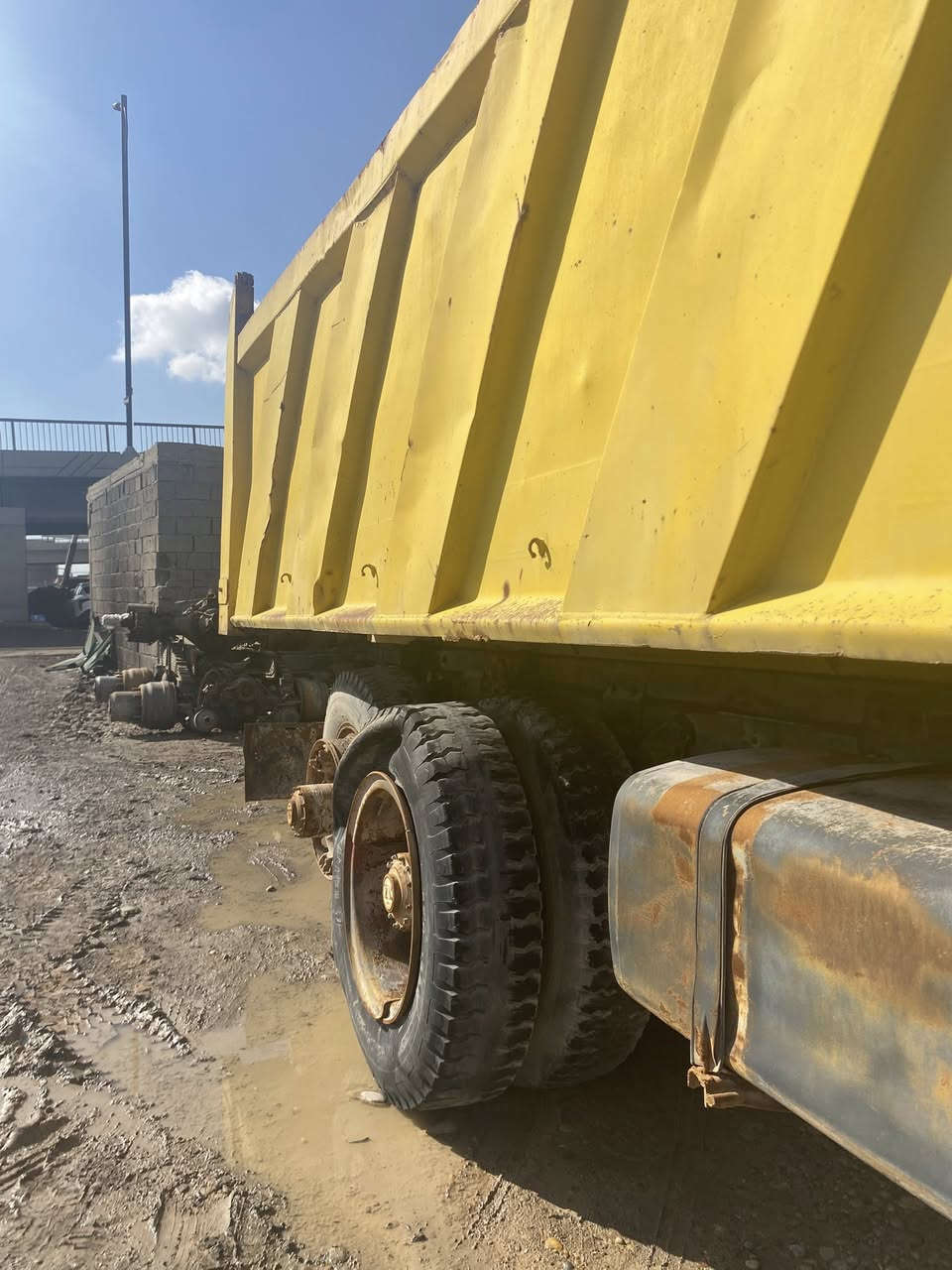 السلام عليكم 
للبيع بدي مايلر 
طوله 5وربع 
سعره 35ورقه وبي مجال 
العنوان بغداد جرف النداف الحي الصناعي 
***********
