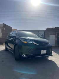 تويوتا سيينا موديل 2021  لون مميزة    موصفات عادي صور الضرر او السونار...