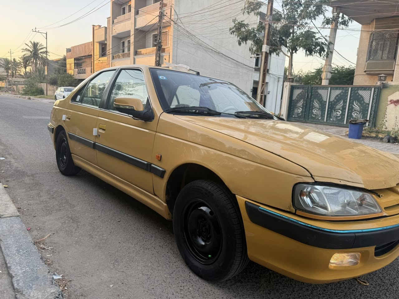 سلام عليكم من رخصه لأدمن بيجو لبيع موديل ١١ رقم بغداد نكليزي مشروع وطني تحويل ثاني يوم مصفره اهيه وغرامات 
كير محرك كهربايات مكفوله تبريد ثلج 🧊 تخم تاير جديد 
صدر خير من الله داخل لسياره نضيف بيه صبغ جاملغ لخلفي وره لسايق ولباب مال لسايق صبغ مابيه ضربه لسياره باقي سياره مكفول 
مكاني بغداد الدوره 
لسعر 30 وبيه مجال حك لجيه 
***********
