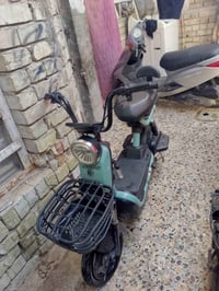 دراجه شحن للبيع بس بها عطل خفيف اللي يريدها يراسلني على الواتساب كم رق...