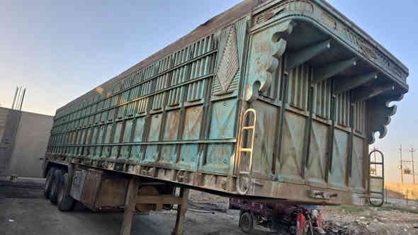 السلام عليكم عربانه جناب ثلاث محاور سكانية نجمه مصلاوي القديم الطول 12ونص  كلشي واضح أمام الصورة العنوان بغداد السياحي. الاستفسار. ***********
