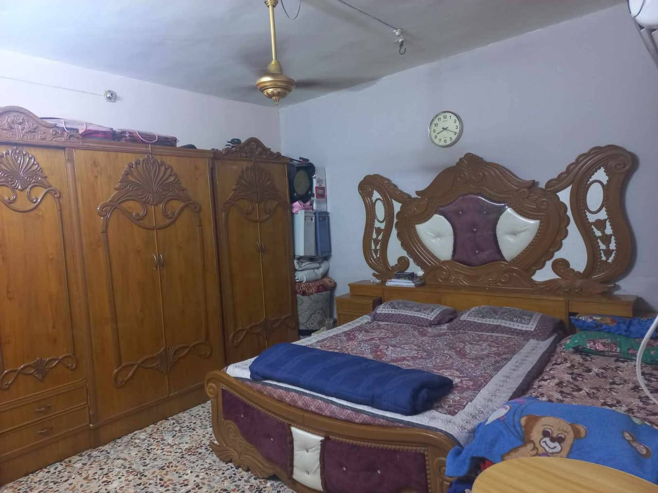 بيت للبيع في حي ميسان شارع الشريط منطقة ال 77 
المساحة 100متر بناء بلوك وعكادة مال جناي جاهز للسكن 
للاستفسار الاتصال على ***********
***********
