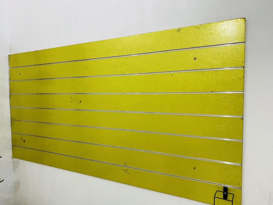 للبيع العدد 4
معه ستدات 
***********
