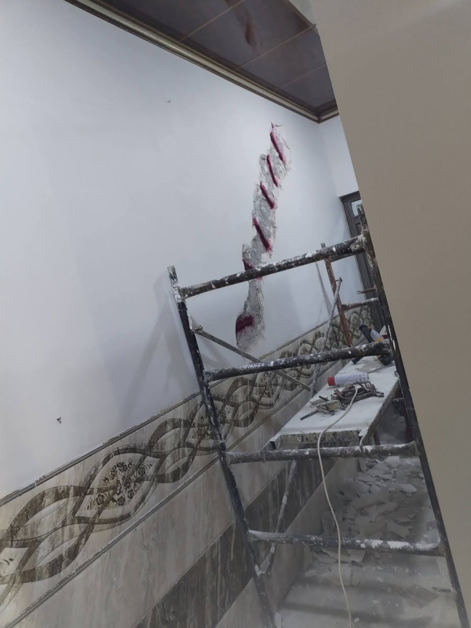 تعبت من شقوق الجدران التي تشوه منظر البيت لاتشيل هم
احنا نرجع الحائط مثل اول واحسن بخبرة وكفاءة عاليةبااستخدام افضل المواد والمعجون المخصص نعالج الفطر والشرك من الجذور ونرجعلك الجدار ناعم وانيق وجديد
✅دقه بالمواعيد 
✅نظافه واحتراف
✅ضمان بالشغل
باادارة عماد ال احمد تصليح ومعالجه كافه الدور من الدوس والفطر والشرك
استفسار اكثر اتصال 👇
***********
***********واتساب
