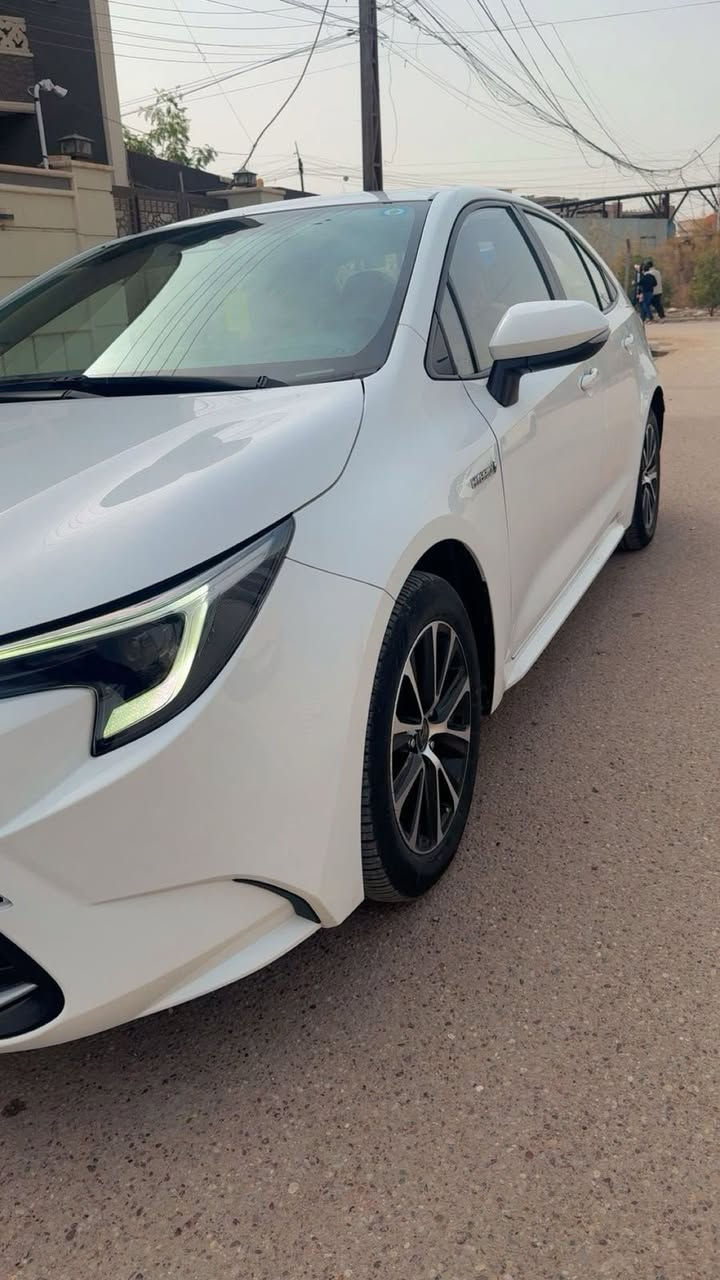 السلام عليكم
كورلا 2023 هايبرد خليجي  للبيع 
ماشية 21000  
بيهة ضربة بسيطة بالباب خلف سايق باقية على وضعها 
كشنات جلد 
بصمة 
فتحة سقف 
تبريد قطعتين 
3 انظمة قيادة ( ايكو، نورمال ، سبورت)
سايد بريك بصمة 
رادار 
اوتو هولد 
تحكمات ستيرن 
تحديد مسار 
جام اوتو
شاشة ديجيتل 
ابل كار بلي 
سعر 150 وبيها مجال بسيط 
للاستفسار متواجد واتساب ***********
