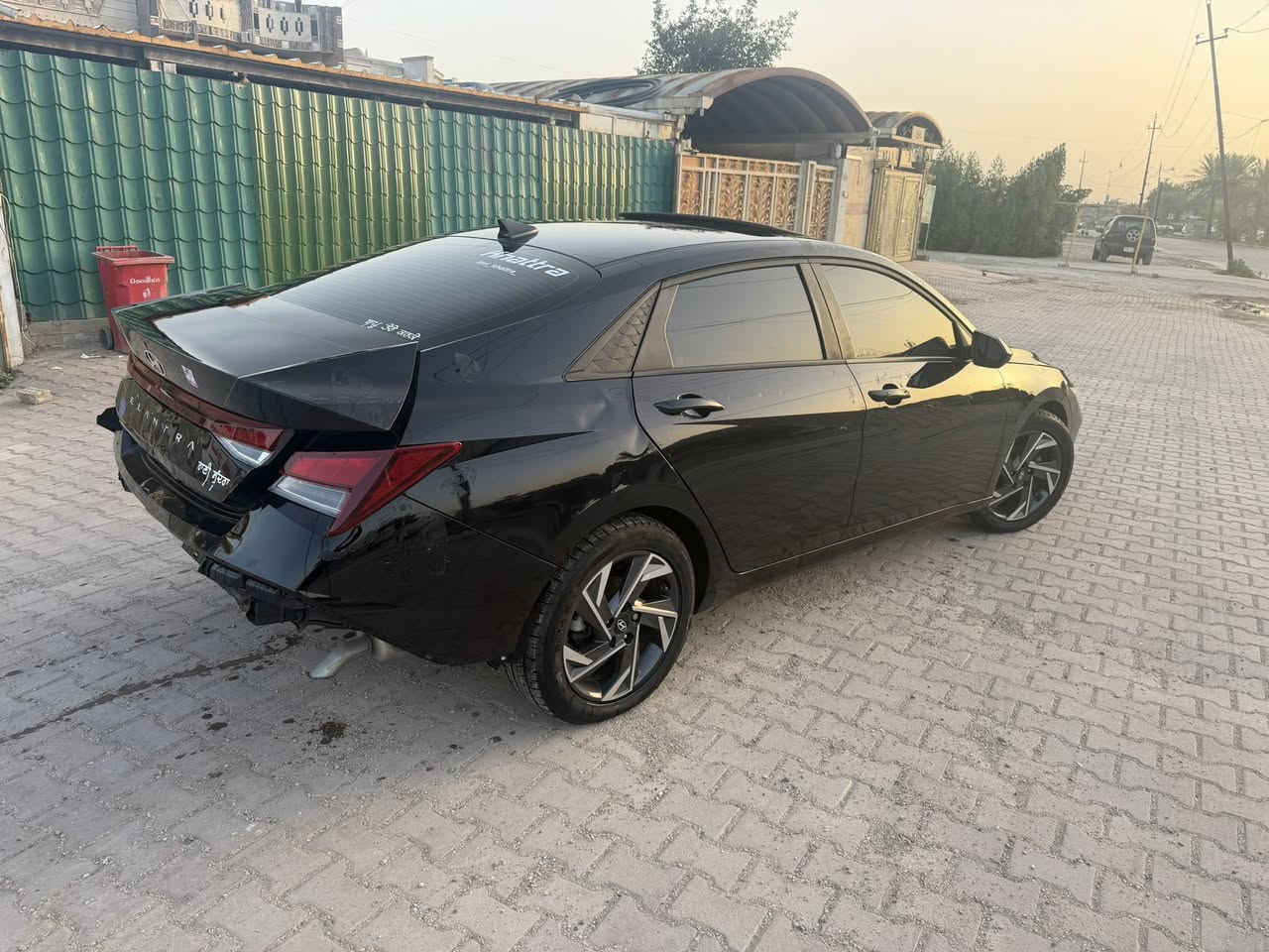 النترا 2024 دخول جديد محرك 2000 دوش منفيست بأسمي فول مواصفات ((بدون ايرباك)) بدون صبغ بدون تبديل  مواصفاتها (بصمه _ فتحه سقف _ تشغيل عن بعد _ شاشه ديجتال متصله _ تدفئه بالكشنات _ تدفئه بالستيرن _ كاميرا خلفيه دواره _ تبريد منفصل مناخين _ مانع انزلاق _ رادارات _ ويل كب كروم حجم 17 _ شاشه كار بلي _ اضائه داخلي LED متعدده الالوان _ تحديد مسار _ قياده ذاتيه _ وباقي المواصفات المعروفه ) صور الحادث مرفقه بالمنشور 
(((للبيع فقط على هذا الوضع بدون لوحات)))
السعر  : 126$
العنوان : بغداد 
***********
