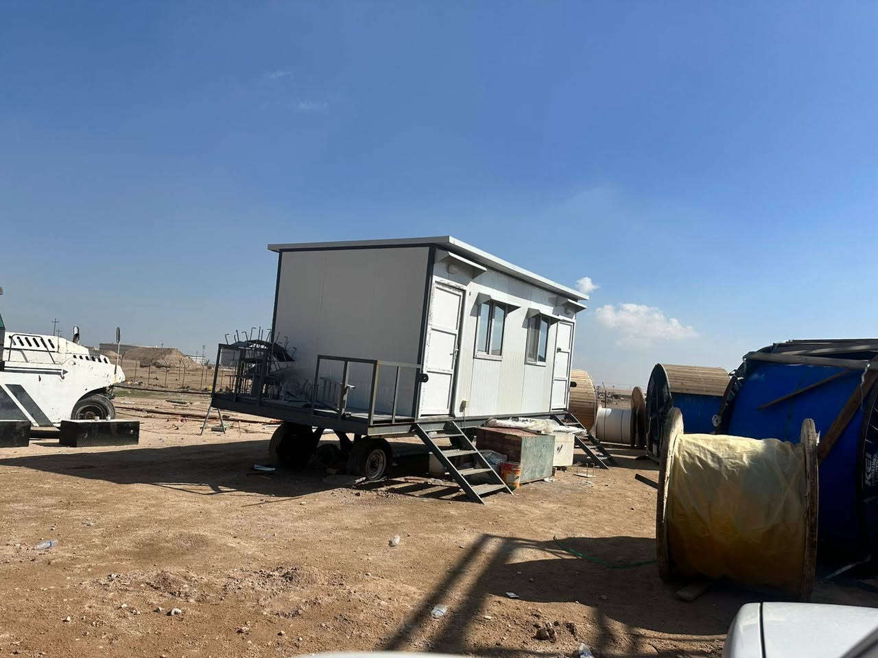 كرفان  بي غرفتين 3*3 مع سبالت ٢ جدد كرفان عربانه مع مواد /20/   امبير عنوان بصره برجسيه سعر /55/ ورقه رقم هاتف  *********** البصرة, العراق
