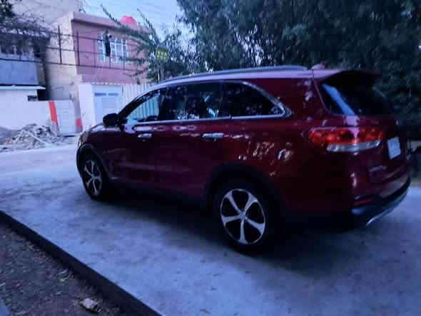 سورنتو موديل ٢٠١٦  ماشية ٩٤ الف رقم بغداد بسمي النكليزي وارد امريكي  ٤قطع صبغ فقط اثر شخط السيارة كلهة ليبل واحد ما بيهة اي غطعة تبديل ما بيهة صور الحادث وسونار بل منشور ٤سلندر ٥راكب داخل جلد كراسي كهرباء كشنات تدفئة تحكم ستيرن صفحتين شاشة وكامرة تخم تاير السيارة حلوة وناعمه ومابيهة اي نقص مكاني بغداد الغزالية 
السعر ١٤٣
رقمي ***********
