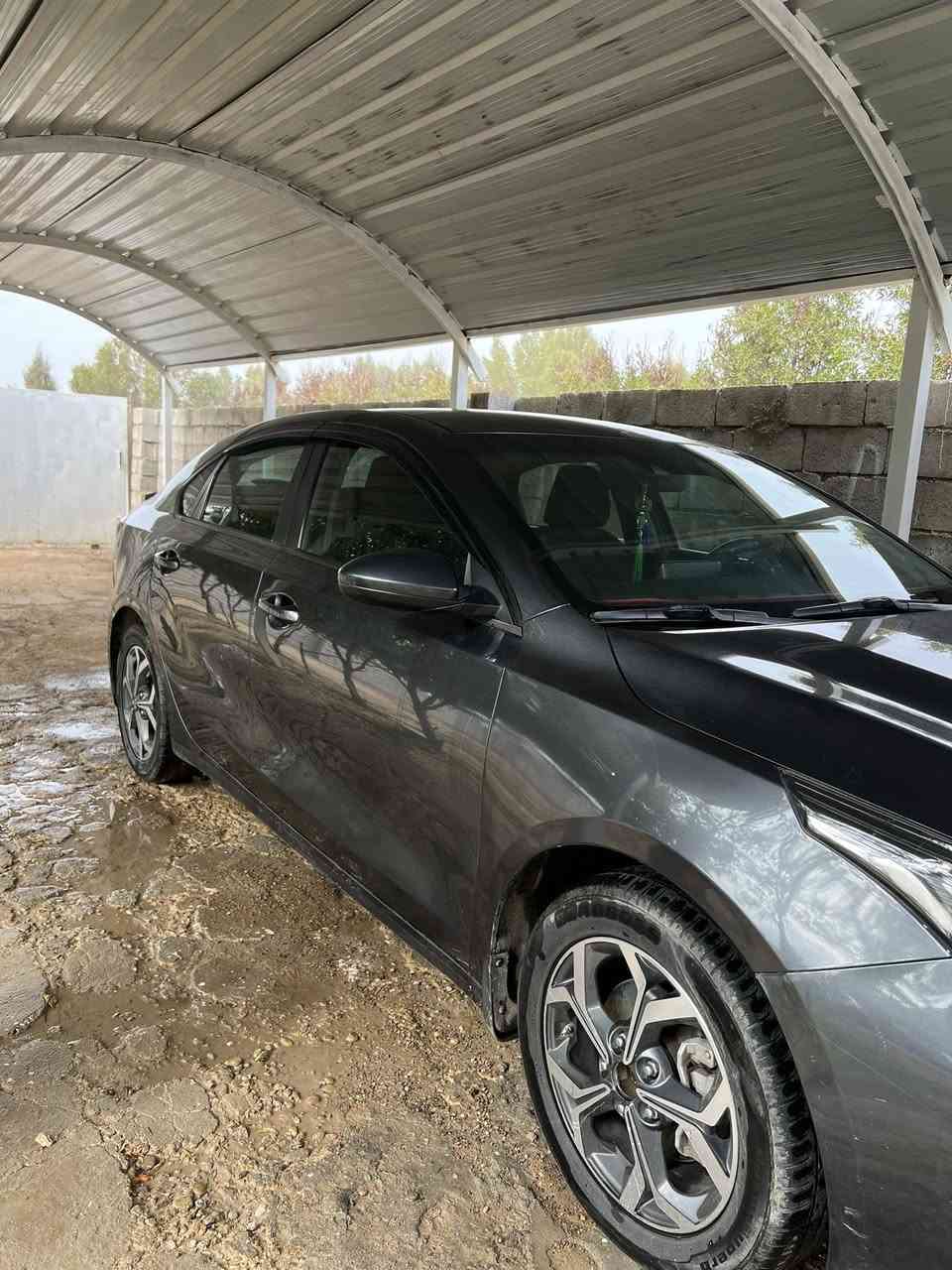 السلام عليكم كيا فورتي2019 للبيع..السيارة باسمي (بغداد)محرك 2000 دوش ماشيه 55حلوه وجاهزة وخير من الله. وارد امريكا حادثها موضح بالصور رايدها ب135وبيها مجال سعر. مكاني بغداد سريع الدولي***********
