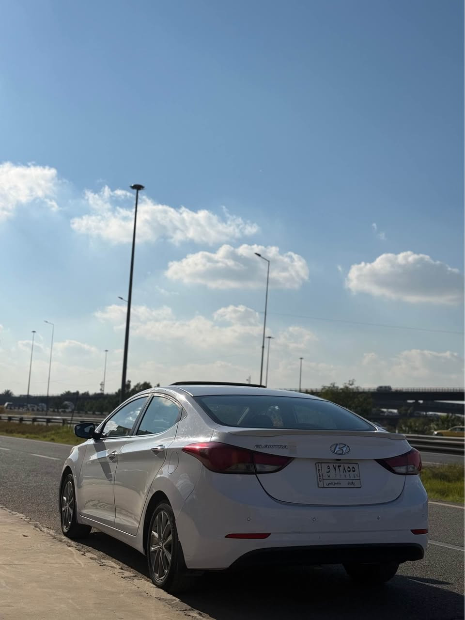 النترا 2015( ✨خليجي ابيض ✨)
🔺رقم بغداد  باسمي 
🔺ماشية 133 km
🔺حساسات خلفية 
🔺شاشة + تحكم ستيرن
🔺فتحة سقف 
🔺قطعتين صبغ 
🔺قطعتين تبديل 
السيارة كاملة من كل النواحي 
حي الجامعة 
***********
السعر 113 بغداد, العراق
