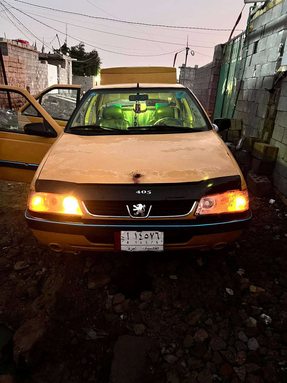السلام عليكم بيجو 405 كفاله  موديل 15 مكينه صار اتلث اشهر مشدوده تخمم تاير وحداديه جديده ترايك لابعد نقطه رقم قادسيه سنويه28خط وبحث من التلاثه وعشرين راعيه موجود سياره جاهزه خير من الله عنواني ناصريه رفاعي السعر 25قفل اتصال ***********
