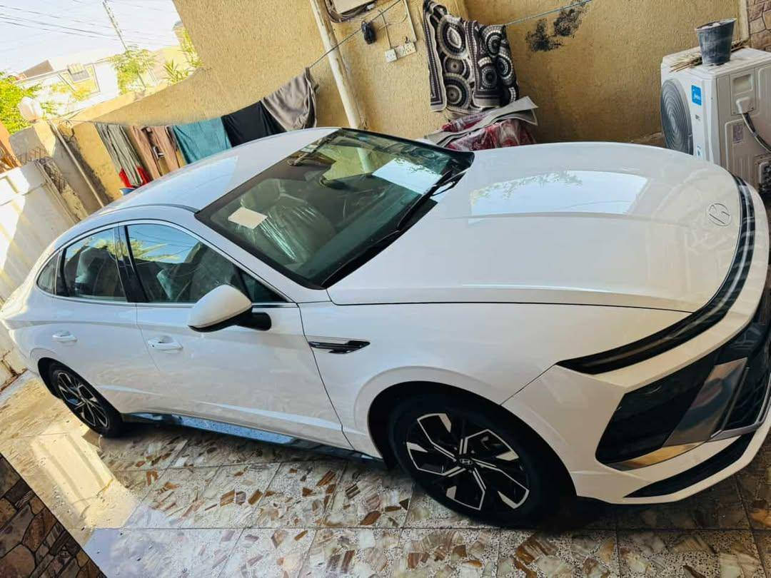 سوناتا وارد أمريكي 2024 دخول جديد بدون رقم تترقم جميع المحافظات 
الضرر فقط حافة بنيد بدون تبديل بدون فتح بدون دواخل السيارة جديدة
ماشية 39ميل ا السعر 193 وبية مجال لعنوان بابل حي العسكري الاستفسار ***********  واتساب موجود
