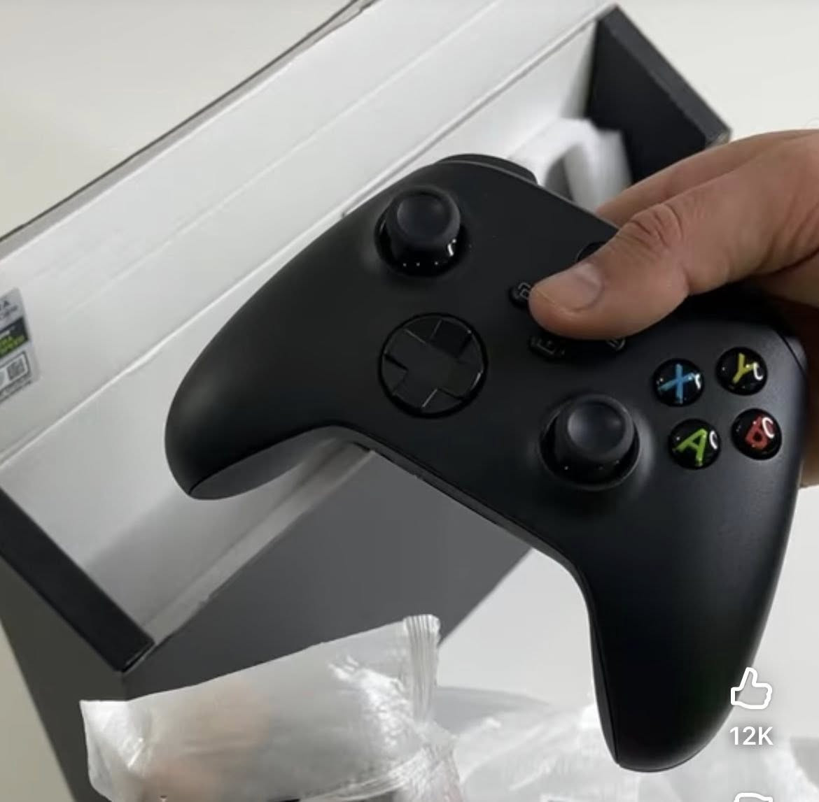 السلام عليكم
XBOX Series X Forza Horizon   

نظافة ٩٩٪؜ استعمال قليل جداً ذاكرة ١ تيرا مع يدة اضافية اصلية وقاعدة شحن يدات 
المكان بابل حلة 
السعر 700 الف قفل
***********
