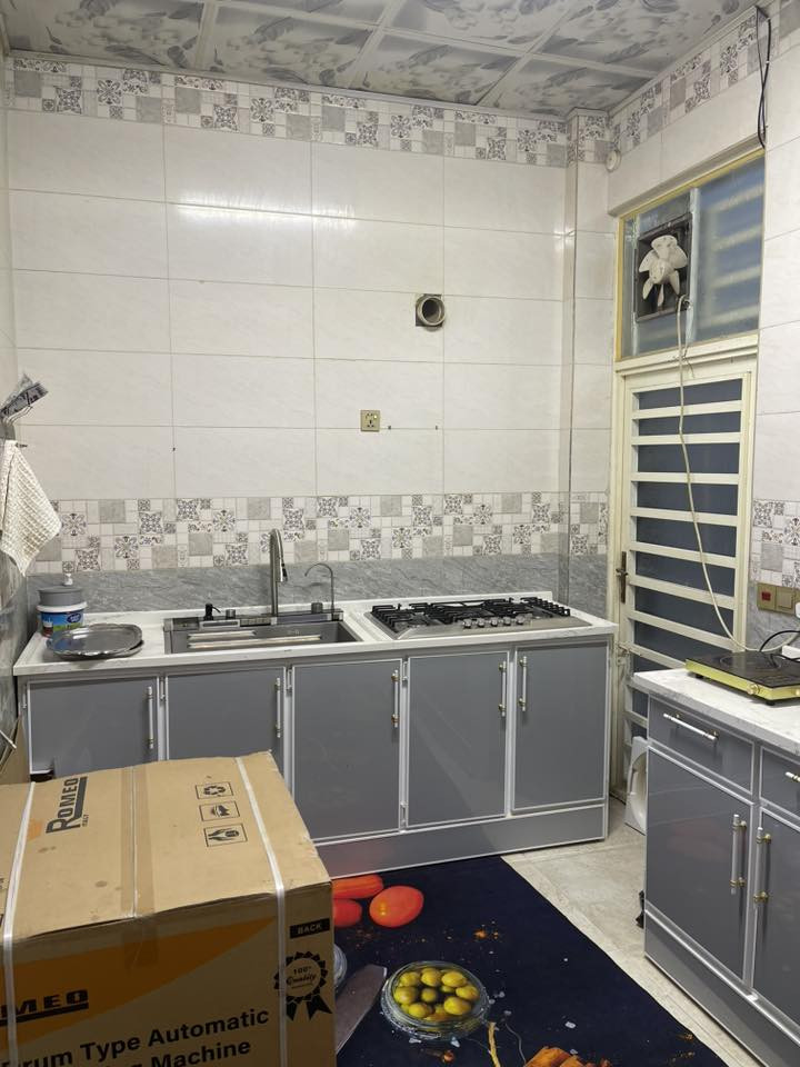 السلام عليكم
العقار للبيع المساحه 100متر كامل الخدمات تبليط كهرباء ماء ومجاري الواجهه 5متر نزال 20متر
طابقين يحتوي الطابق الأول على استقبال + صاله + مطبخ + غرفه نوم + صحيات داخليه وخارجيه 
يحتوي الطابق الثاني على غرفتين نوم + مطبخ + صحيات + سطح
البناء حديث جنس العقار بستنه سند 25
العنوان كربلاء المعملجي طريق الحر خلف مدرسه الوارث شارع الانوار
للإستفسار الاتصال على الرقم ***********
