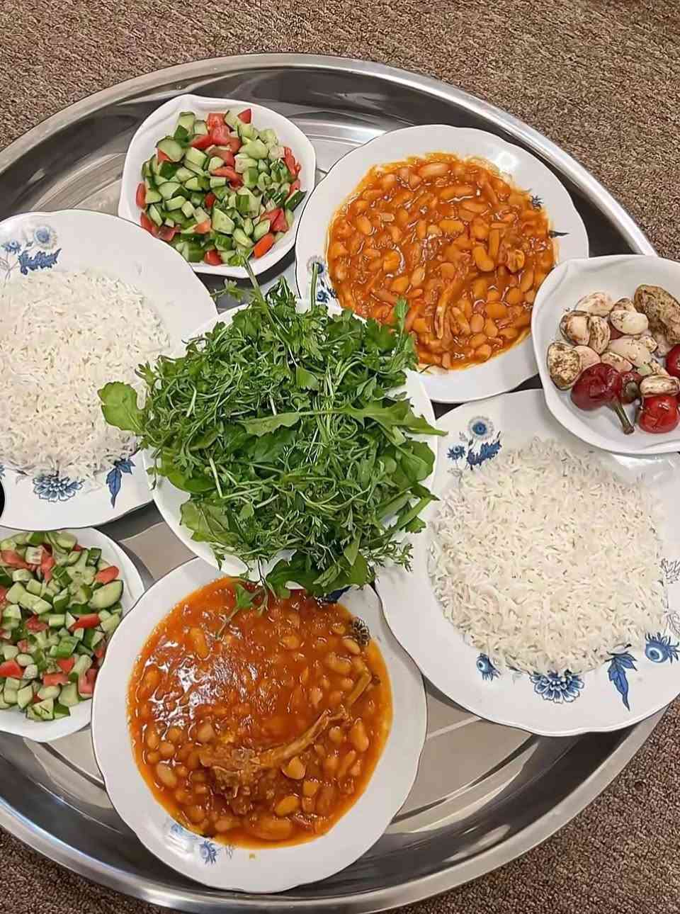 اليوم ساعه 11 الظهر جاهز عدنه القوزي العراقي  
والتمن الكوردي والبسمتي والمرك يابسه وباميه والتبسي
واكيد الدليمي الدجاج مالتنه غني عن التعريف 
للطلب ***********
مطعم احمد عماد _شارع الملعب
