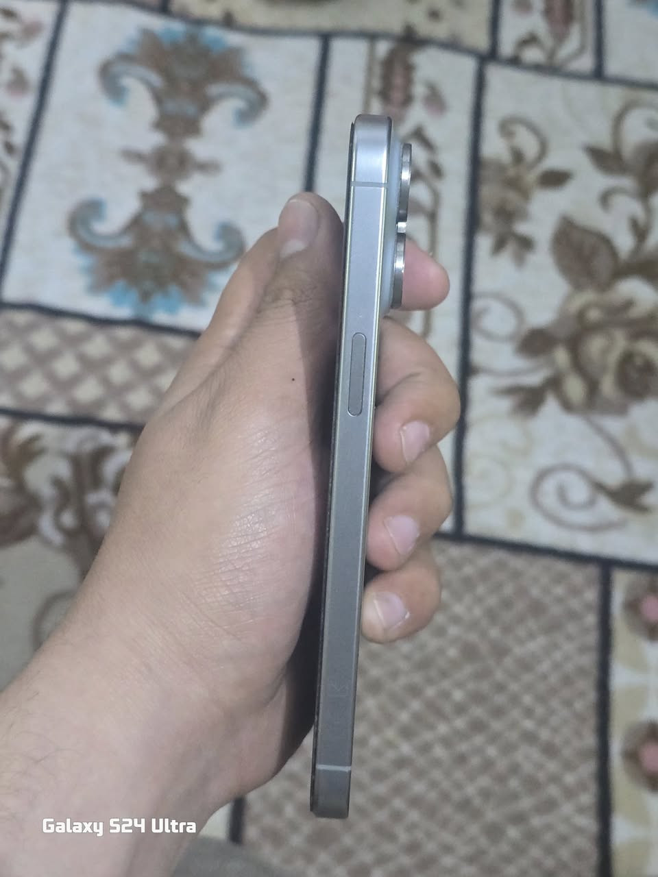 السلام عليكم ١٥ برؤ ماكس مكفول شرق اوسط تك بطاريه ٩٧ نضافه ١٠٠% السعر ١٢٠٠ او مراوس ب١٧ برؤ ماكس معا الفرق المكان النجف الاشرف ***********
