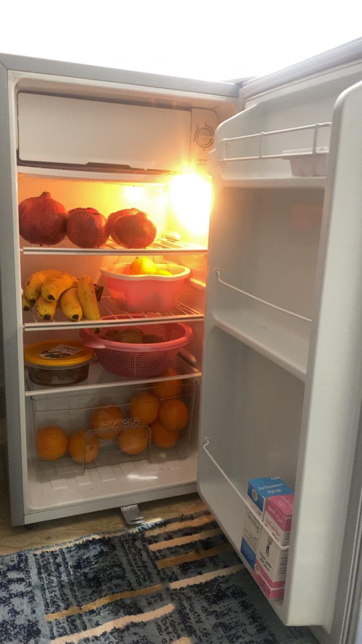 السلام عليكم ثلاجات 5قدم نضيفات كلش تبريد تجميد البيضة 85 والرصاصية75 عنوان بغداد البلديات ***********
