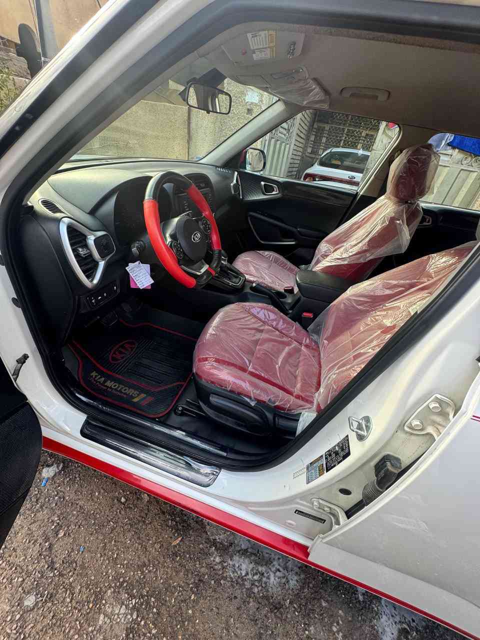 كيا صول 2020
لون ابيضّ  تو كلار قمارة حمراء - محرك ٢٠٠٠ دوش
ضرر جدآ بسيط  
صورة الحادث بين الصور
ماشية 133mi الف 
مواصفات  : شاشة كبير
كاميرا - رادار
كب - تحديد السرعة
تحديد المسار - نظام
نظام سبورت -مانع انزلاق-إطفاء ذاتي
بيها هواي موصفات خير من الله
السعر 140$وبيها مجال 
لتواصل ***********
