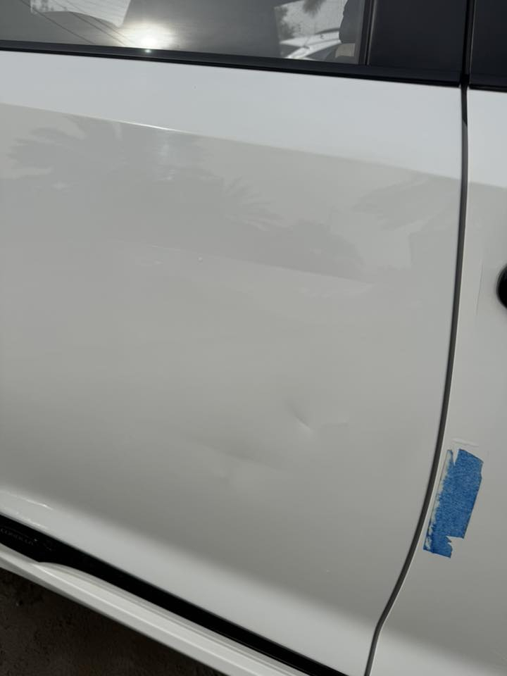 كورولا هايبرد 2025 مرقم  بغداد مكاني تقاطع العامريه
سيارة نظيفة وجاهزة، شكل خليجي بيهه بارد اصبعين  بخشم الجاملغ ومكحل عله كدهه وبيهه رصعتين بلباب الخلفي عكس سايق

ماشيه 40 الف 

📌 رقم بغداد تحويل مباشر 

✨ المواصفات (أعلى فئة – فول مواصفات): كشن اسود

✔️كشن كهرباء 

✔️ فتحة سقف سلايد روف

✔️ رادار

✔️ بصمة تشغيل عدد 2

✔️ داشبورد ديجيتال

✔️ مقاعد جلد سواد 

✔️ كاميرا خلفية

✔️ شاشة مع تبريد

✔️ تبريد مقاعد قطعتين

✔️ هاند بريك كهربائي

✔️ نظام مانع الانزلاق

‏✔️ Auto Hold

✔️ إشارات في المرايا الجانبيه

***********
