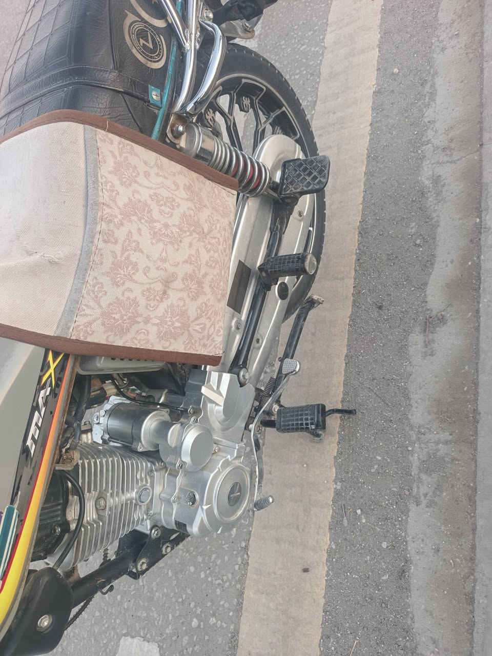 السلام عليكم دراجه سيفان  2024
دراجه نظيفة كلش استخدام شخصي 
مكاني محاويل 
سلف +هندر مابيهه شي نقص فقط بصمات ضايعه 
الشراي يدلل ***********
