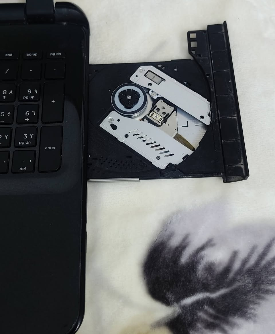 لابتوبhp للبيع حجم الشاشة 15.6 جيل الثالث كور اي 3 رام 4 كيكا هار 500hdd لابتوب جدا نظيف بطارية جديدة تقاوم ساعتين حقيقي ملاحظة بس اكو بعض الازرار مرات يشكل بالعمل (2/5/ ظ ز و ة ى لا ر ئ ء ئـ )
السعر كلش مناسب رحيض اشكد ما تتوقعون 
يوجد توصيل لجميع المحافظات 
ماسنجر واتساب ***********
