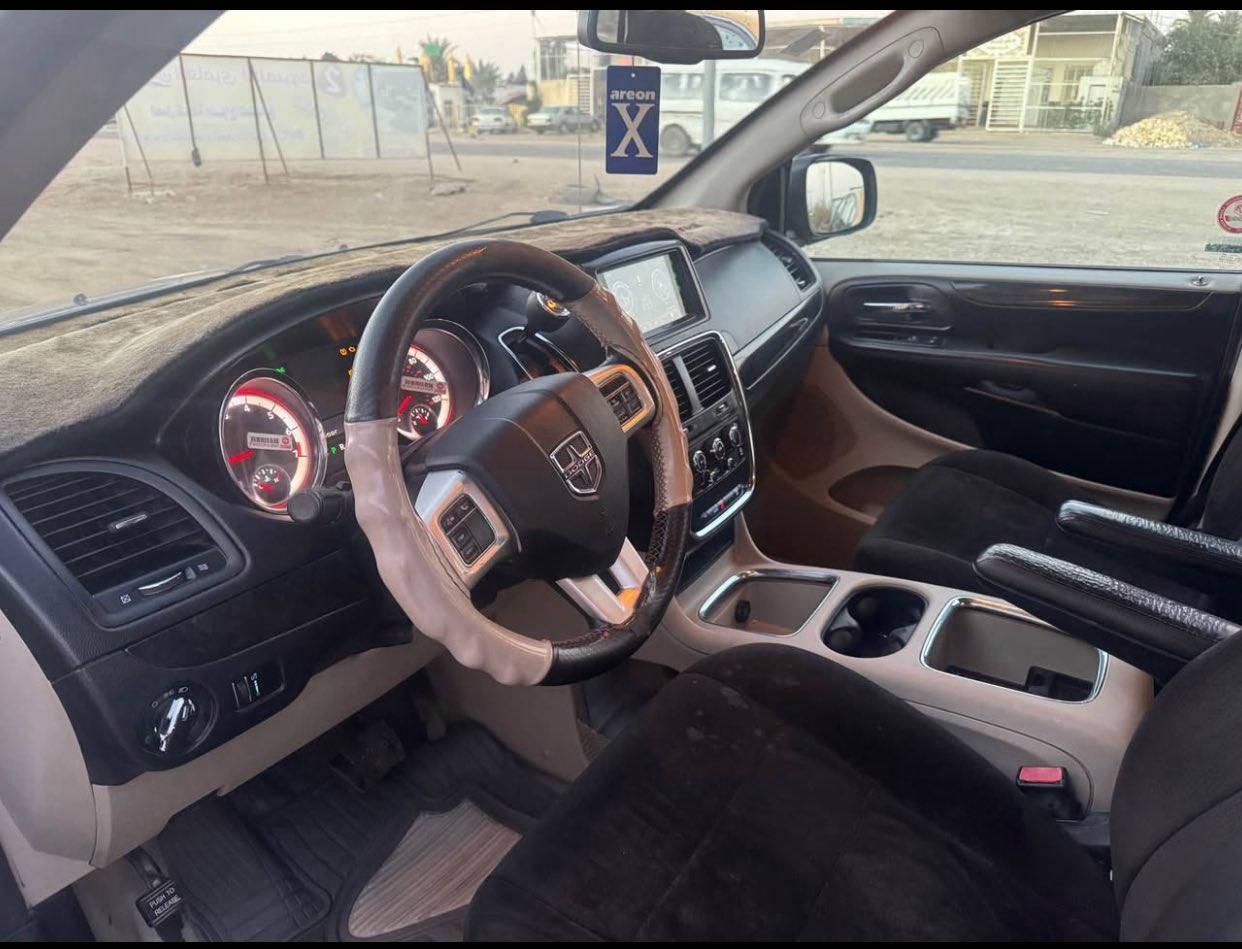 دوج كرفان موديل 13 رقم بصره دولي تحويل مباشر  داخله اكلين بدون حادث بلعراق بيها طخات مكانات ومعمرات بدون تبديل  اكفلها من الكص ولكلبه ولتجيه ولعيب الشرعي السياره فول بس فتحه مابيها بيبان  كهرباء جنطه شفط مكينه 6 اسرندر تبريد 3 قطع 7 راكب سياحي السياره جاهزه اي نقص مابيها سعرها 128 وبيها مجال مكاني ناصريه سوق الشيوخ الشراي يتصل ويدلل *********** 
مامتواجد ع الفيس
