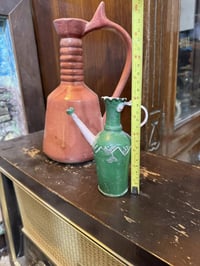 مشربه قديمه جدا من الفخار القديم مختومه بغداد ارتفاع ٢٩ سم  وابويق تحف...