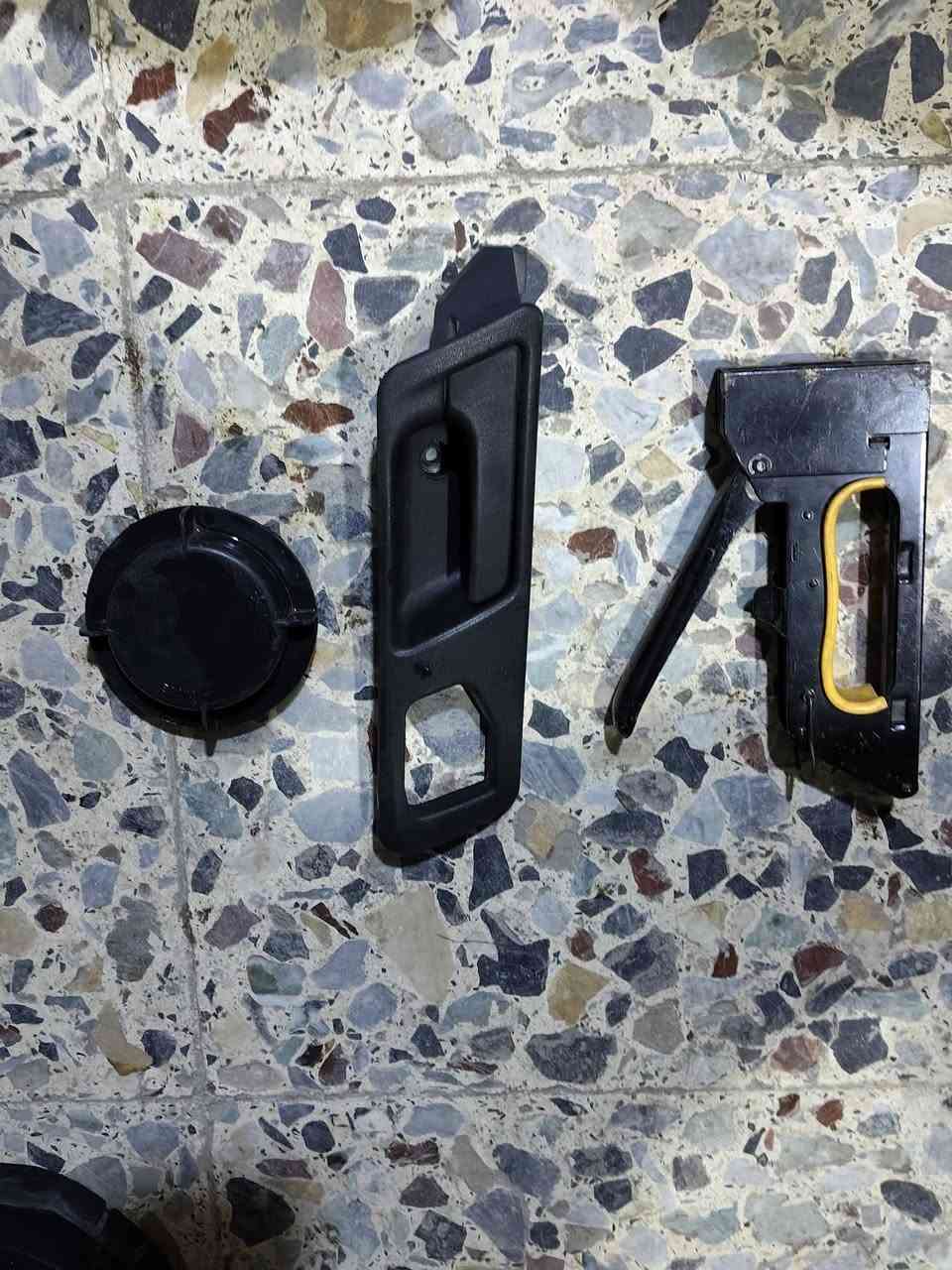 غراض مال حاويه اصليات مال BMW شنو احتاجه موجود مال حاويه اصلي ماركه وسعرنا اقل من سعر المحلات بنص  ويتوفر غراض جارجر وجميع السيارات الامريكية وسعرنا اقل بنص من اسعار المحلات وغراضنه كلها مال حراريه اصليات وناركه ساعات نوزلات حساست لايتات دك فيس كيجات عقول مسجاات سبايدرمان احبه كلشي وصلي وسعارنه نص اسعار المحلات اقل شرط وكلشي متوفر كلشي لا bmw  و للجارجرات بالسيارات الامريكي يوجد توصيل لجميع مناطق بغداد وبالعراق توصيل سريع ساعه او ساعتين بس سعر يختلف التوصيل سريع الخاص. والتوصبل العادي من يوم إلى يومين  بغداد 5 آلاف محافضات 10 آلاف مكاني بغداد الحسينية بالبداية قرب مطعم الامير على الشارع قريب كلش الشراي يجي خاص او يتصل هذا رقمي ***********
