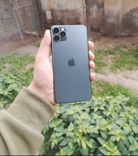 آيفون ١١ برو ماكس • ٢٥٦ • بطارية ٧٩