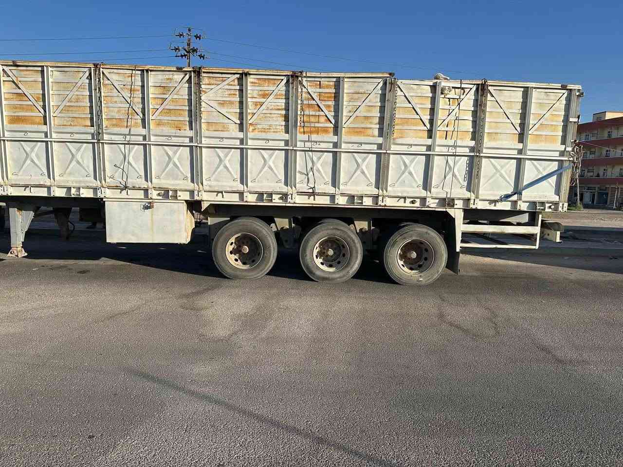 السلام عليكم عربانه اوربيه حداده جديد جنل وجناب وشريط كله حداديه بس شاصي اوربي 16 طول 12 ونص للبيع فقط 
السعر 65 ورقه 
***********
