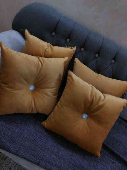 توفرت وجوه كوشات بكل الالوان والموديلات وبسعر 20 الف الدرزن وبالمفرد القطعة 2بالفين دينار تكريت الديوم مجاور افران العايد / محل مفروشات مروان للحجز خاص او تساب ***********
