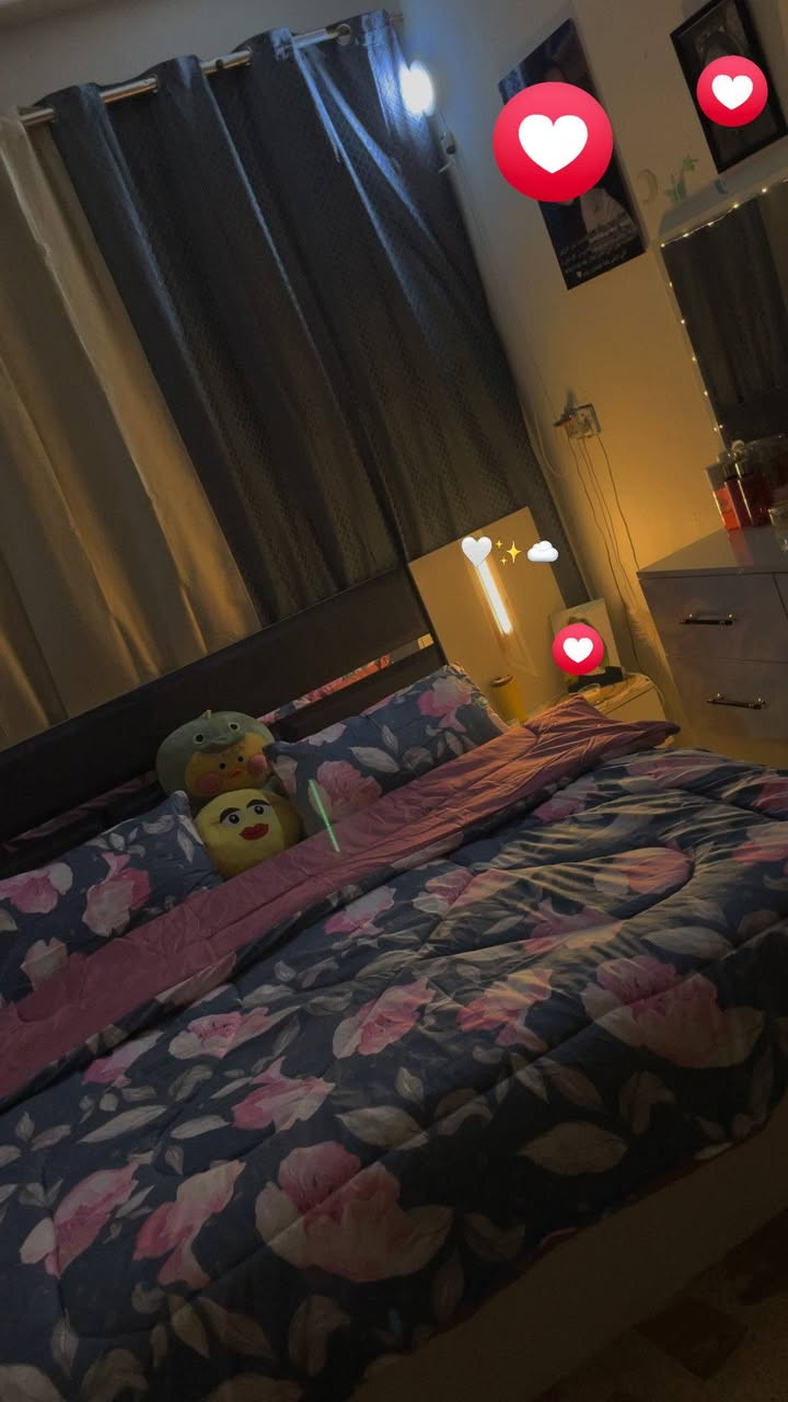السلام عليكم غرفه جديده ماخذته ب 600 الله شاهد صارله شهر 
 جديده كسر واحد مابيه كلها جديده حتى ريحه  نجاره بيه بس احتاجيت ال عمليه ودابيعه  مستعجله كلش هواي ماعدا دوشك ال شراي يدخلي عفيه لان  دابيعها عمليه لحد يكسر بسعرها


**إذا كنت صاحب هذا الإعلان وتريد حذفه لأي سبب، رجاءا أرسل رسالة إلى الدعم الفني**