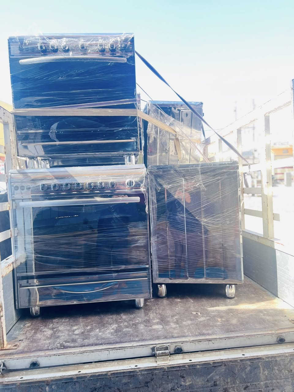 تم وصول وجبة جديده من الطباخات البالة المصري في معرض ومزاد النورين. العنوان كاطون الرحمه مجاور ماركت سما. ملاحظه مستعدون لشراء كافة الاثاث المنزلي وغرف النوم  للتواصل ***********
