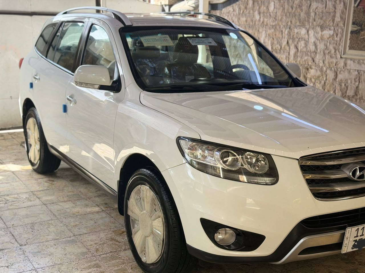 السلام عليكم
سنتافيه 2012فول 1 / 1السياره بعدهه عل وضع الشركه ماشيه (59) الف حقيقي وعل فحص السياره كفاله عامه بدون صبغ وشخط 
محرك جديد ما مفتوح بدون رواجز مكفول 
 الموصفات فول ١علا ١ مواصفات خاصه
بصمه 
فتحه سلايت 
كشن كهرباء 
دواخل بيجي 
تبريد بيانو 
تحكمات استيرن كامل فول 
حساس خلفي 
كامره 
محرك 6 اسلندر 3500 
فورويل دفع رباعي 4x4 
7 راكب 
3 قطع تبريد 
ويل كروم ١٨ 
السياره فول الفول 
مكان السياره بغداد 
رقم الهاتف ***********
