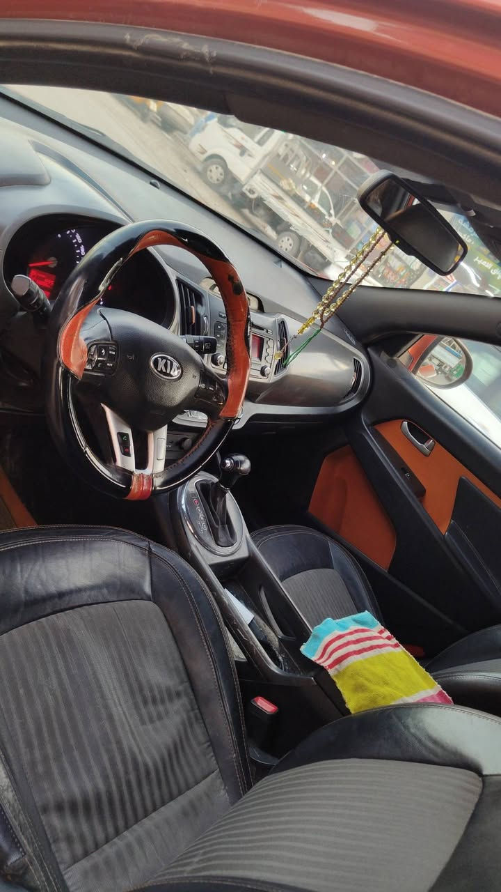 السلام عليكم سبورتج 2013 خليجي
محرك 2400 كير ممفتوحات مكفولات 
اشاير بالمري شفط
ماشيه 143
السعر 152
رقم بغداد بسمي سنويه 27
***********
