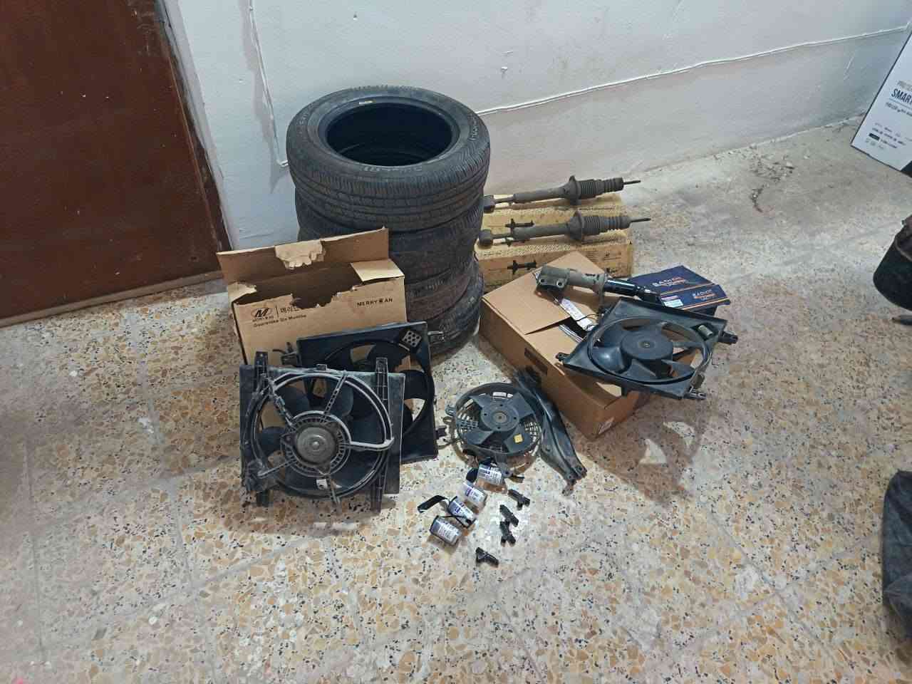 غراض سايبا وطيبة
الغراض مثل ما بي الصور شوفيه زين واتصل هذه رقمي بيه واتساب ***********
مكاني بغداد  الكراده زيونة 
مراوح على ٢٠
فريز على ٢٥
دبلات زوج على ٢٥ ميري كوري
نوزلات على ١٥
تايرات نظيفات على ١٠ واحد
