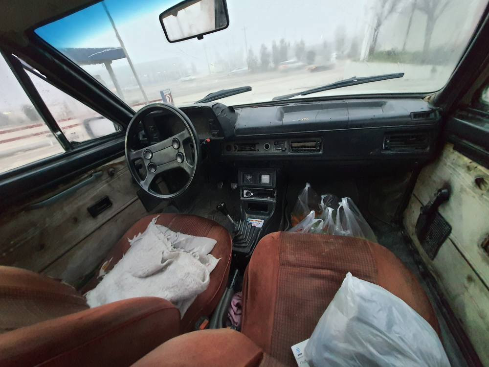 بەناوی،خوا بەڕازیلی مۆدیل 1985 ئاڕم پلاسیک سلێمانی گێڕ مەکینە جیتا 6 گێڕ گێڕو مەکینەکەی بەشەرت بەشەرتی فیتەر کارەبای بەشەرت گەرمی فڵچە هەموی بەقشەرت تەقەو ڕەقەشی بەشەرت زۆر جایزە سەیارەکە کەم بانزین ئەخوا جامی نەشکاوە ماڵی دۆستە لە سلێمانی سعری 12 مەعامەلە *********** السليمانية, العراق
