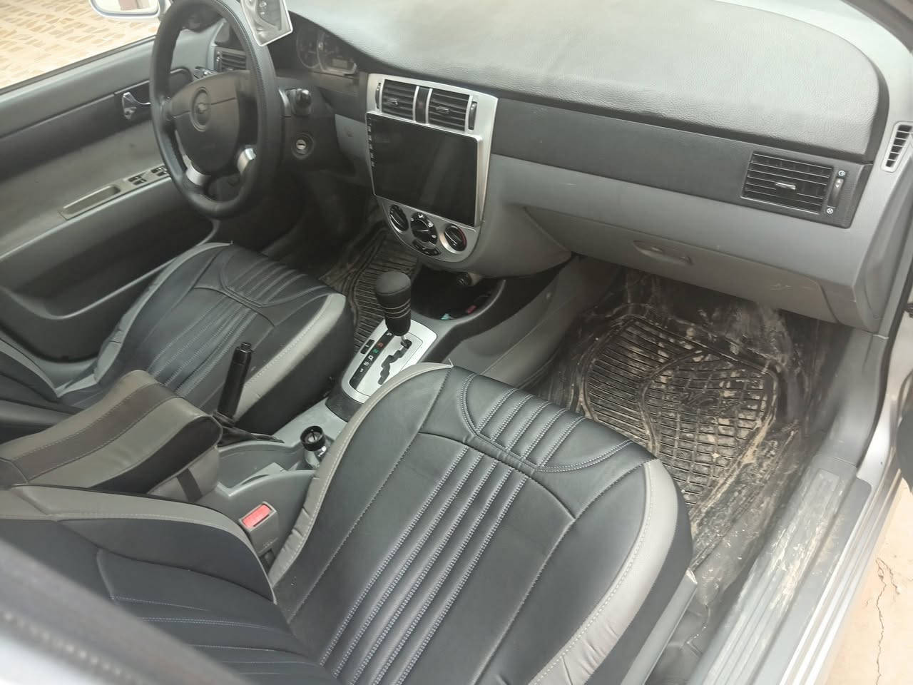 ابترا ٢٠٠٩ سنويه لي الفين ثلاثين هزه جديده كير  محرك شرط سياره جاهزه تحويل مباشر (***********)
