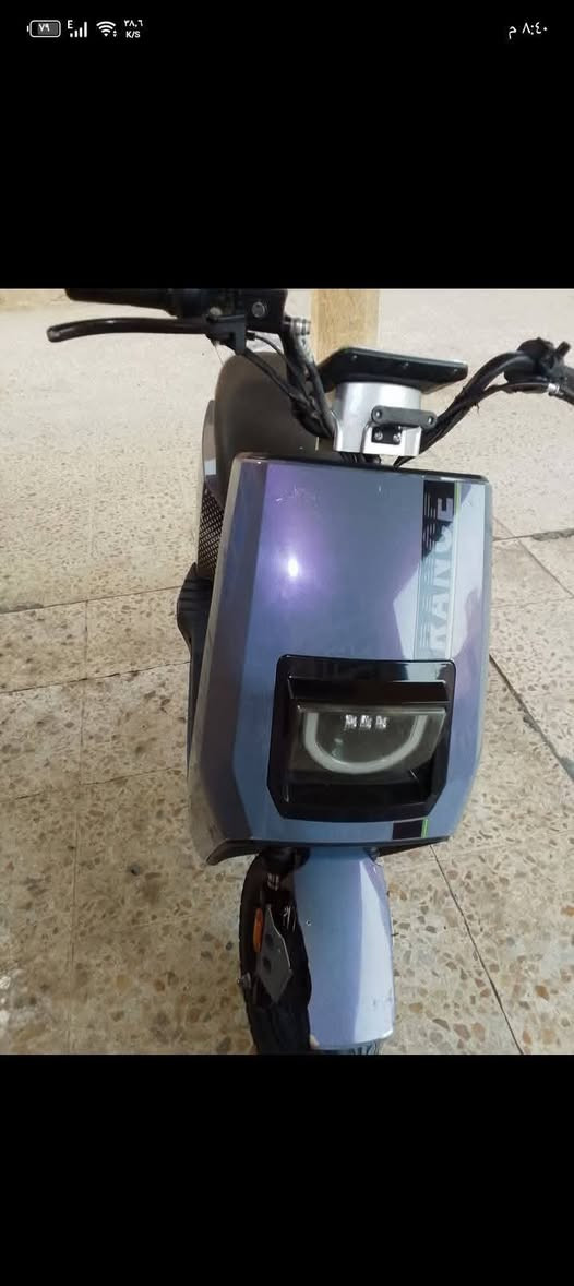 سلام عليكم دراجه للبيع موديل 2024  دراجه 6بطاريات قفل استيرن موصفات نضافه 90/100 رقم *********** بي وتساب ماتواصل فيس ولا مازنجر بس هاتف وتساب

