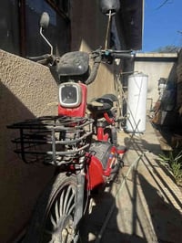 دراجه شحن حجم 20  نقصها بس بطاريات  وياه شاحنه الاصليه وسويج كهربائيات...