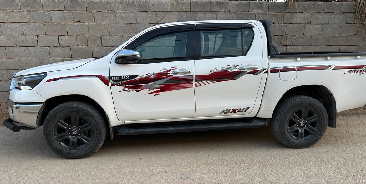 السلام عليكم 
اخوان عارض بيكم  هايلوكس لون ابيض للبيع شركه ساز موديل 2022 فور ويل 4 سلندر فول مواصفات رقم سليمانيه الإنكليزي سياره جديده ماشيه 130 حقيقي  
سعر 335 وبيه مجال بسيط 
مكفوله من صبغ وضربه وشخط  مكان سياره كربلاء المقدسه الاستفسار على الرقم *********** كربلاء, العراق
