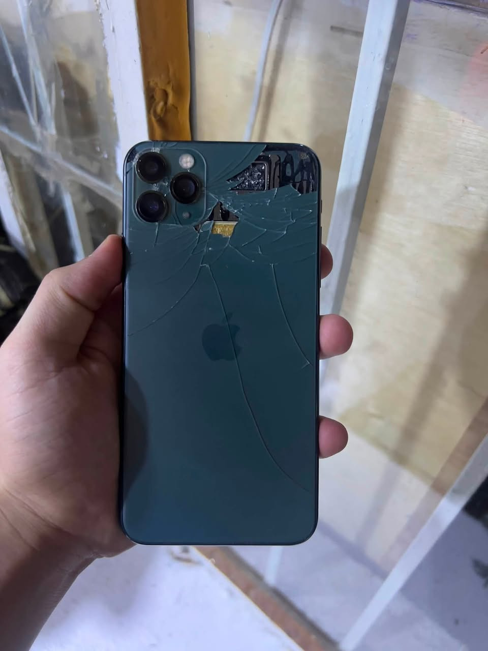 11برو ماكس
ذاكره 256
بطاريه 80بلاديً
مبدل شاشه فقطط نوعيه مضبوطه 
فيس ايدي شغالل 
فقط كامره x1 ينرادلها مغناطيس الباقين كلشي مابيهم
سعره 230 بي مجال 
شراي خاص او اتصل 
***********
