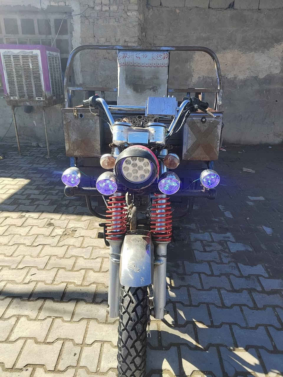 ستوته للبيع موديل 2015 بيها مكينه 2020 مكفوله كفاله عامه شاصي وركبه اوراق كهربائيات كله شغاله تايرات جدد ستوته بلادي اوراق باسمي من الوكيل ستوته جاهزه ما عايزه اي شيء مكاني كربلاء الشراي يتصل ***********
