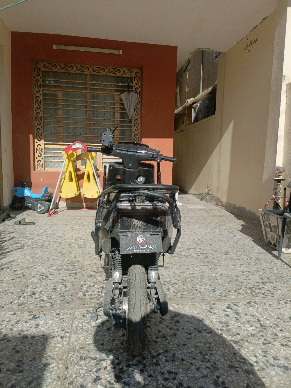 دراجه شحن للبيع صارلي شهرين من مشتريها الدراجه خير من الله سبع بطاريات دبل 3 سرع السرعه 75 حقيقي حساس بريك خلفي وامامي شغالات بريك دسك خلفي ودسك امامي بالمكان كلشي ما بيها فقط بيها كسر بسيط بالكفر الامامي فقط تمشيك الشحنه الوحده 65 كليو عنواني حي الجهاد الطائي رقم *********** بس واتساب 
***********رقم واتساب ورصيد 