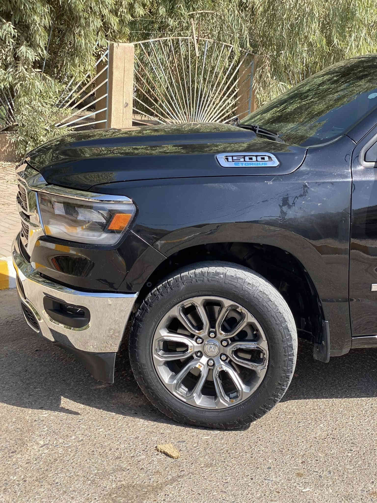 دوج رام 2023  بك هورن السيارا باب طويل بدي قصير 4X4 ويل منافذ شحن صبغ بنيد فقط جاملغ بي شويه بارد ماشيه 39 mil السيارا ويل لمتد تخم تاير  بسمي بدورن رقم بدون ايرباك  سيارا سعرها  240 بيها شويه مجال تعال جيك وشوف تدلل 
🦬🦬🦬🦬🦬محرك 6 سلندر اي تورك مابيها اي نقص
***********اتصل تدالل
