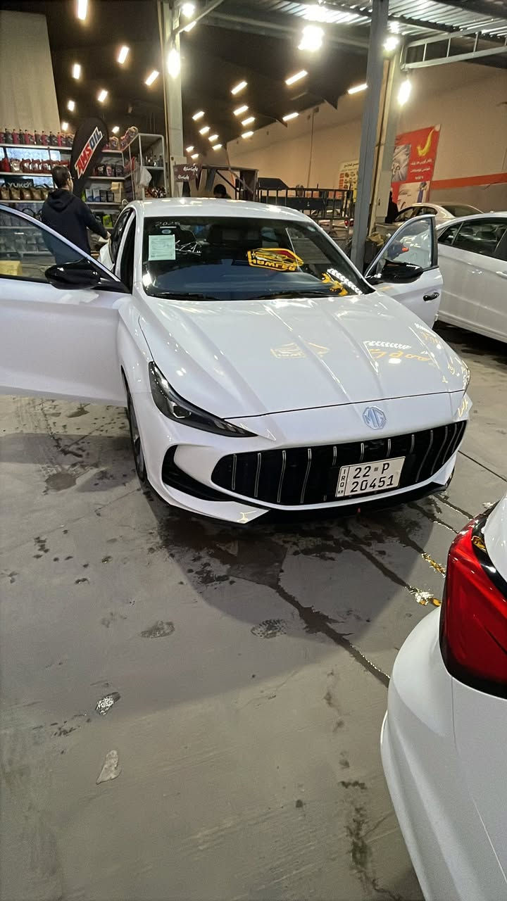 السلام عليكم ام جي جي تي موديل 25 سياره ولاغلطه تحكم ستيرن شاشه ديجتال كشانه جلد فول اوتو  تنفس طبيعي كير 8نمره سياره بوضع الشركه خارجه من الضمان ولا شخط ولا صبغ ولا رصعه ماشيه10الف كلش نظيفه شرط ريحه الشركه بيه السعر(123$)شرط الكشانه الخلفيه محد كاعد عليهن ***********
