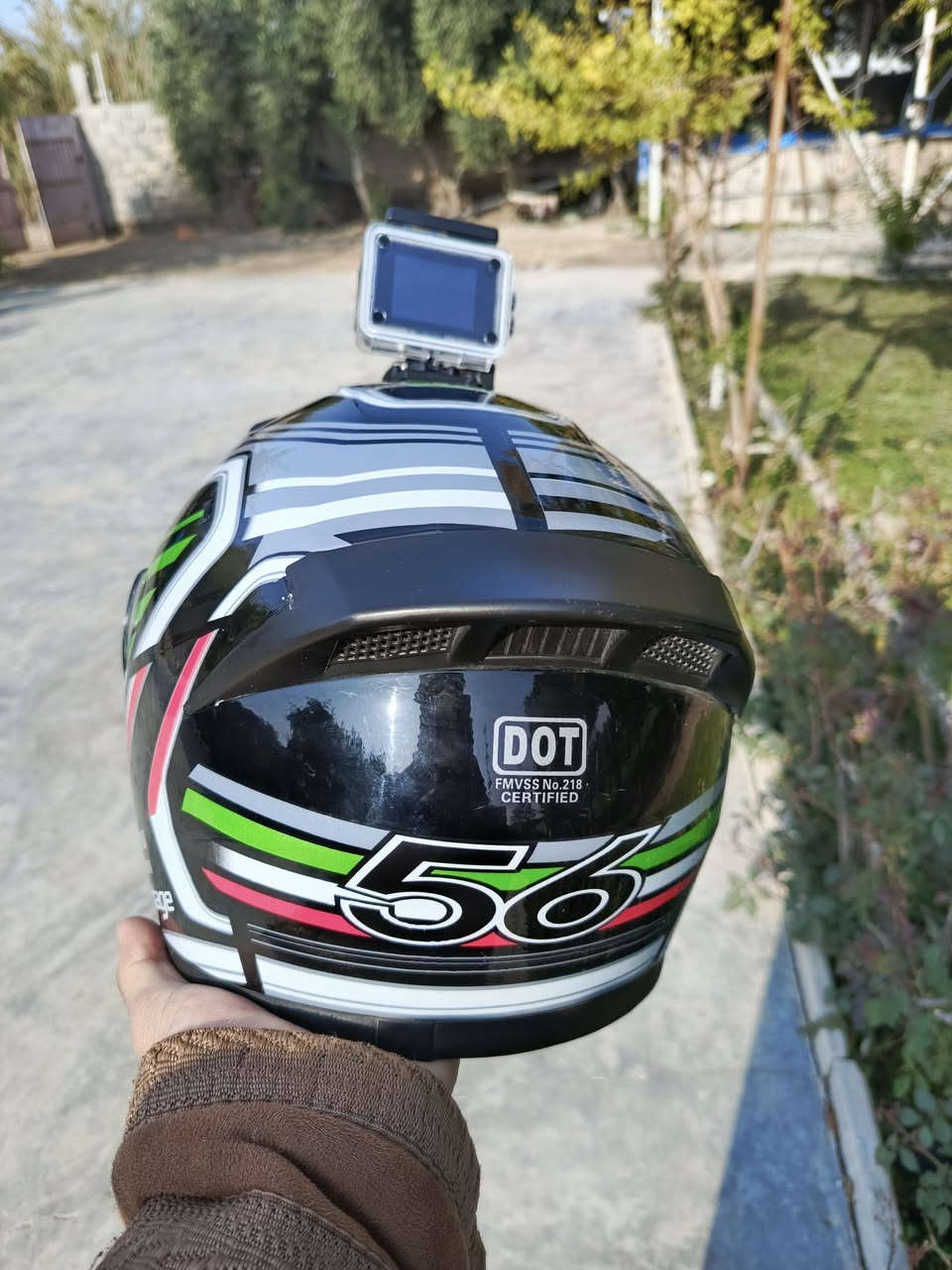 خوذه مع كامره مغامرات 4k.  جديدات استخدام كلش قليل مكاني دهلكيه سعرهن خاص /***********
