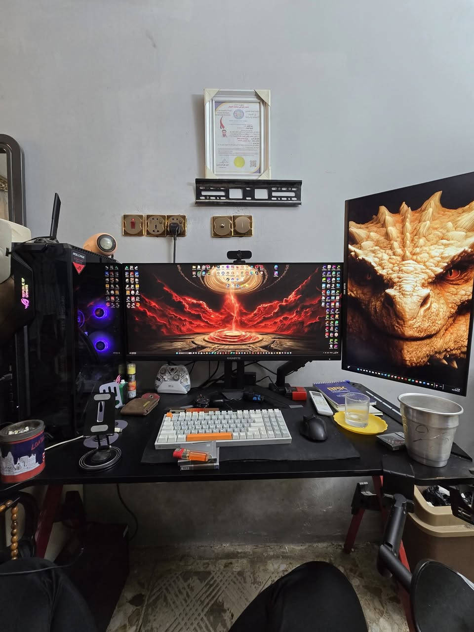🔥 للبيع حاسبة Gaming احترافية – مواصفات عالية جدًا 🔥
مناسبة للألعاب الثقيلة، التصميم، والمونتاج بأفضل أداء ⚡
🧠 المعالج: انتل كور i7 الجيل الثاني عشر (12700K)
🎮 كرت الشاشة: RTX 4070 SUPER سعة 12GB
⚡ الرام: 32GB DDR5 بتردد 6400MHz
🧩 اللوحة الأم: ASUS ROG STRIX B760-I GAMING WIFI
💾 الخزن: SSD NVMe الجيل الرابع سعة 2TB بسرعة عالية جدًا
❄️ التبريد: مبرد سائل احترافي 240MM مع إضاءة RGB
🔌 مزود الطاقة: 750 واط شهادة 80+ Bronze
🖥️ الكيس: ASUS ROG Gaming احترافي
📺 الشاشة: 34 إنج منحنية، دقة 2K، تردد 144Hz
🔋 جهاز UPS: لحماية الحاسبة من انقطاع الكهرباء
⌨️🖱️ كيبورد وماوس: Gaming بإضاءة RGB
✅ يشغل جميع الألعاب الحديثة بأعلى إعدادات
✅ مناسب للبث، التصميم، والمونتاج
✅ الجهاز كامل مع الشاشة وجاهز للاستخدام
💰 السعر: مناسب وقابل للنقاش
📞 للتواصل: ***********
📩 واتساب أو اتصال للجادين فقط
